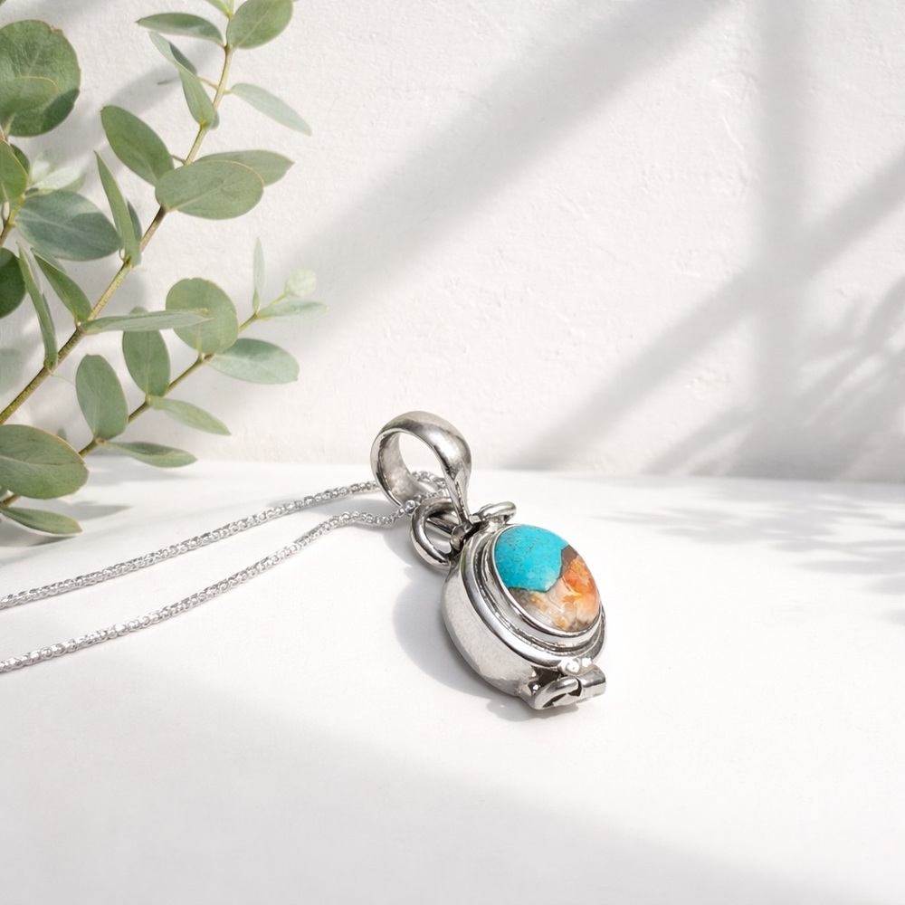 SOLD Spiny Oyster, Turquoise Poison Necklace - Picture 3 of 14